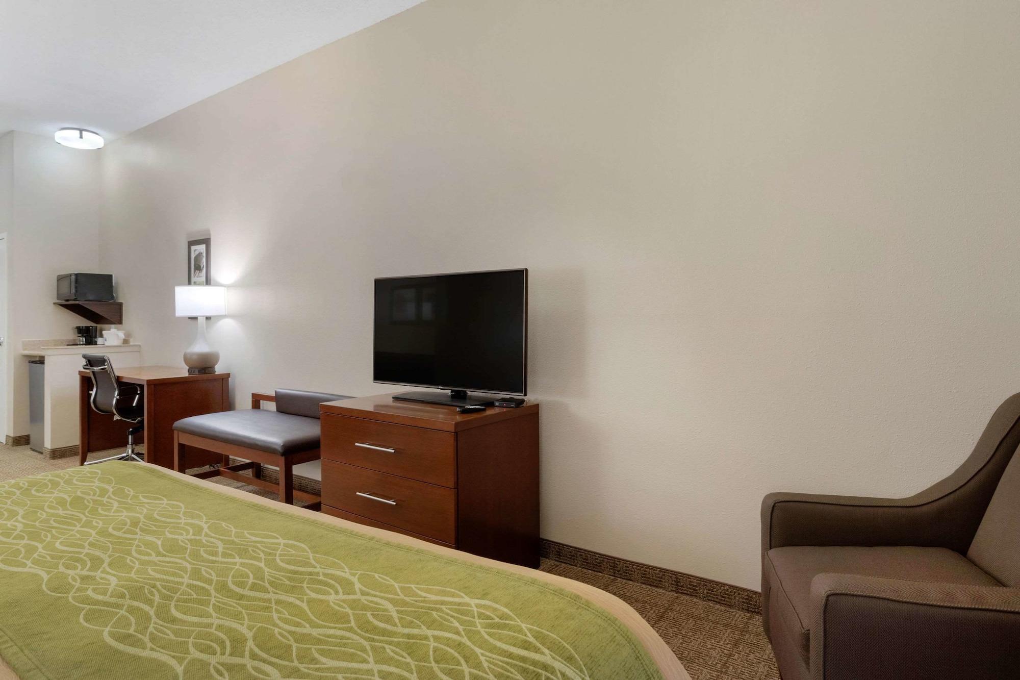 Comfort Inn & Suites Port Arthur-Port Neches Exterior photo
