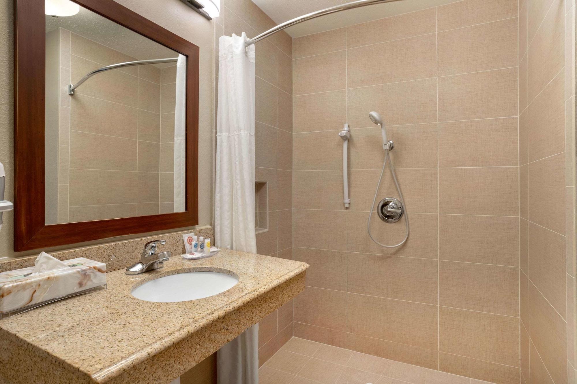Comfort Inn & Suites Port Arthur-Port Neches Exterior photo