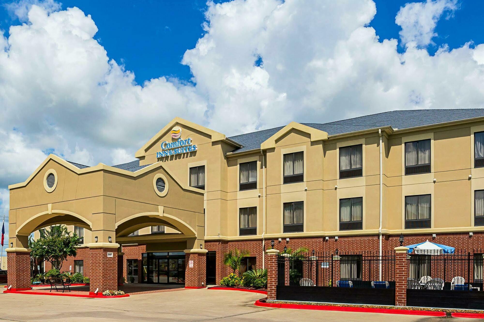 Comfort Inn & Suites Port Arthur-Port Neches Exterior photo